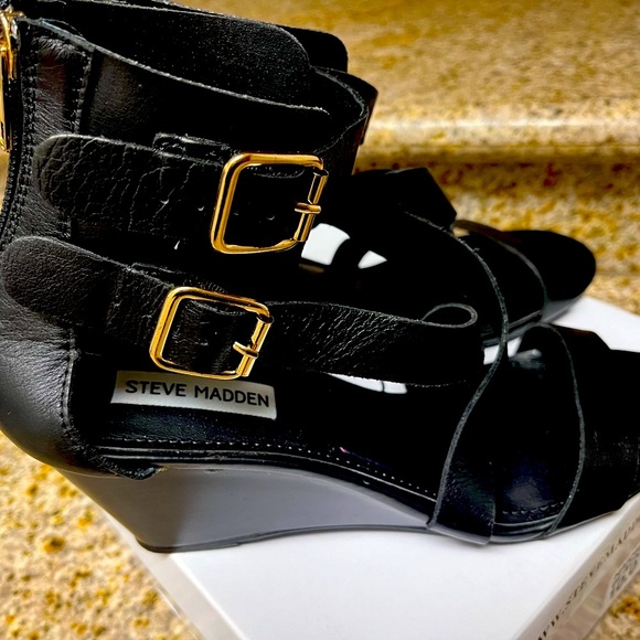 Steve Madden Naiomi Black Leather Wedges - Picture 9 of 10